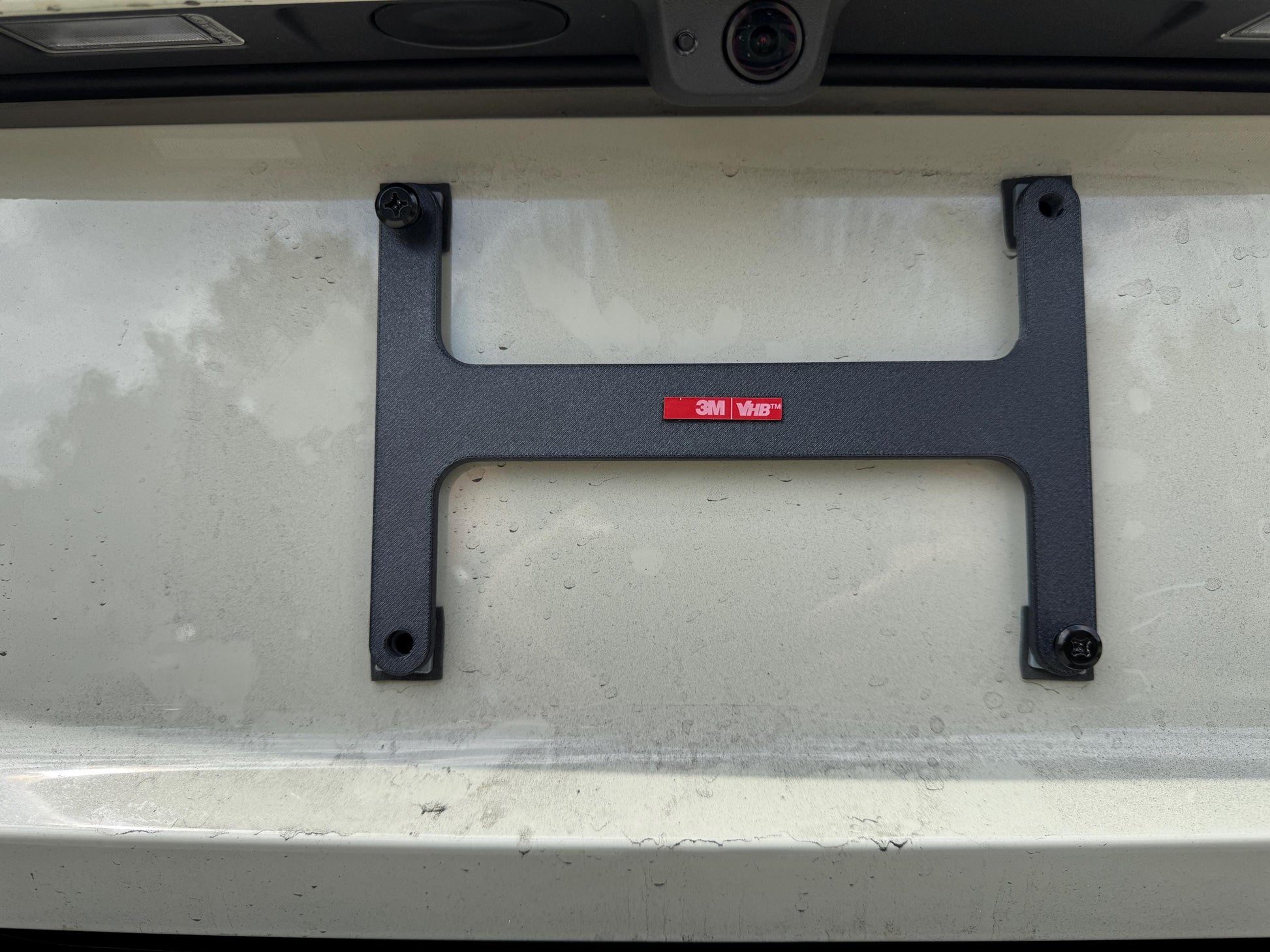 Rivian R1T / R1S Rear License Plate Holder (2022–2026) – 3D Printed PPA-CF