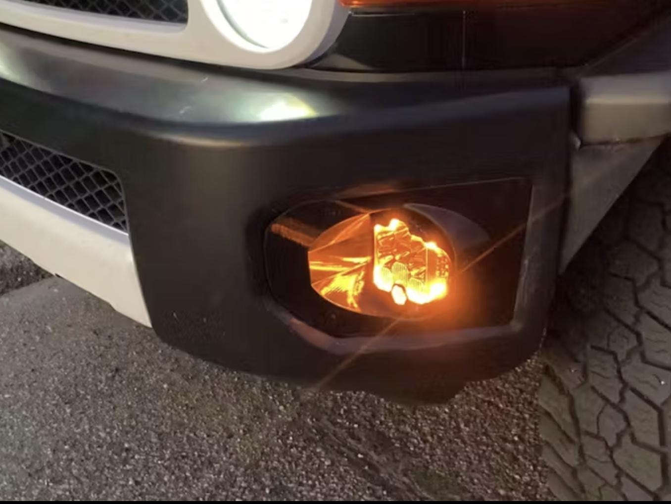 FJ Cruiser 2007–2014 Front Fog Light Mounting Bracket | Durable Off-Road Accessory | Bumper Wing Replacement