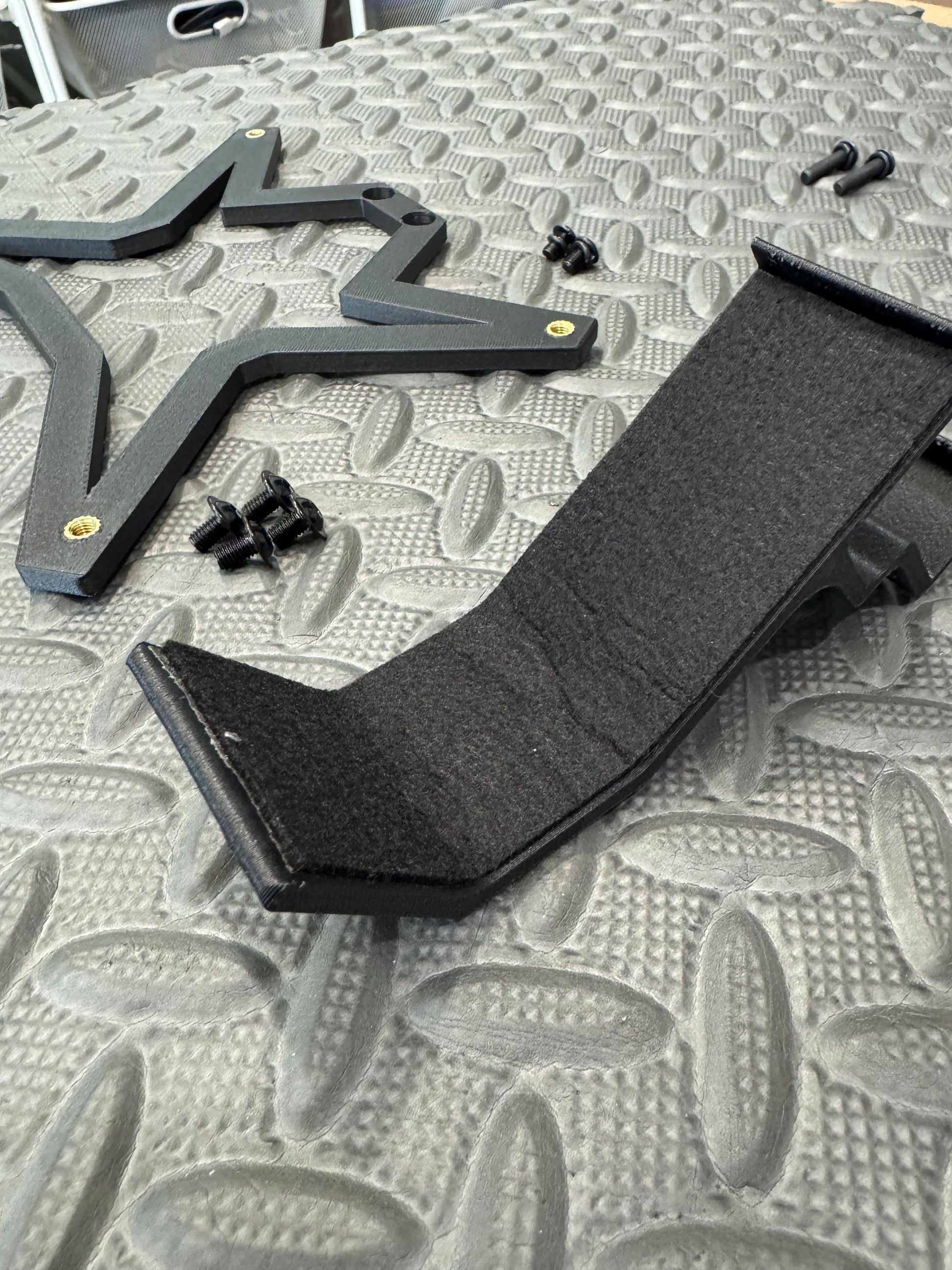 2022-2025 Rivian R1T R1S Front Plate Holder | Heavy-Duty, No-Drill, 3D Printed Bracket with Hardware