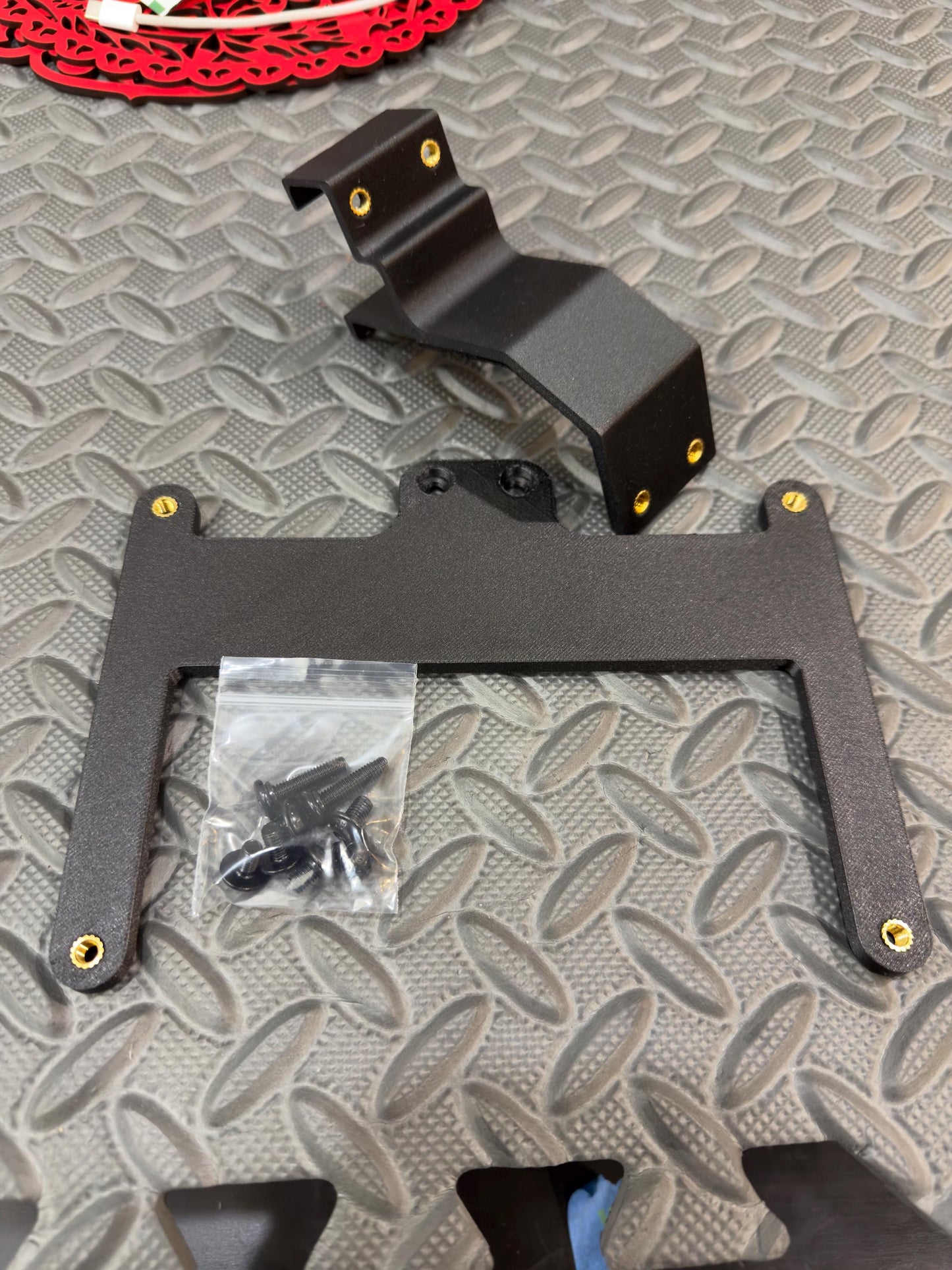 Rivian R1S/R1T Front License Plate Bracket (2022–2026) — No Drill, Heavy-Duty Mount